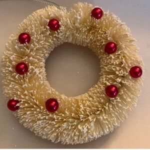 Vintage Bottle Brush Christmas Wreaths Ornament